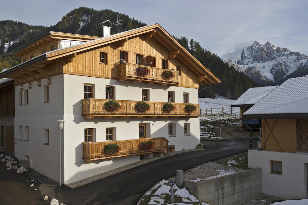 Appartments Jagerhof Braies  Buitenkant foto